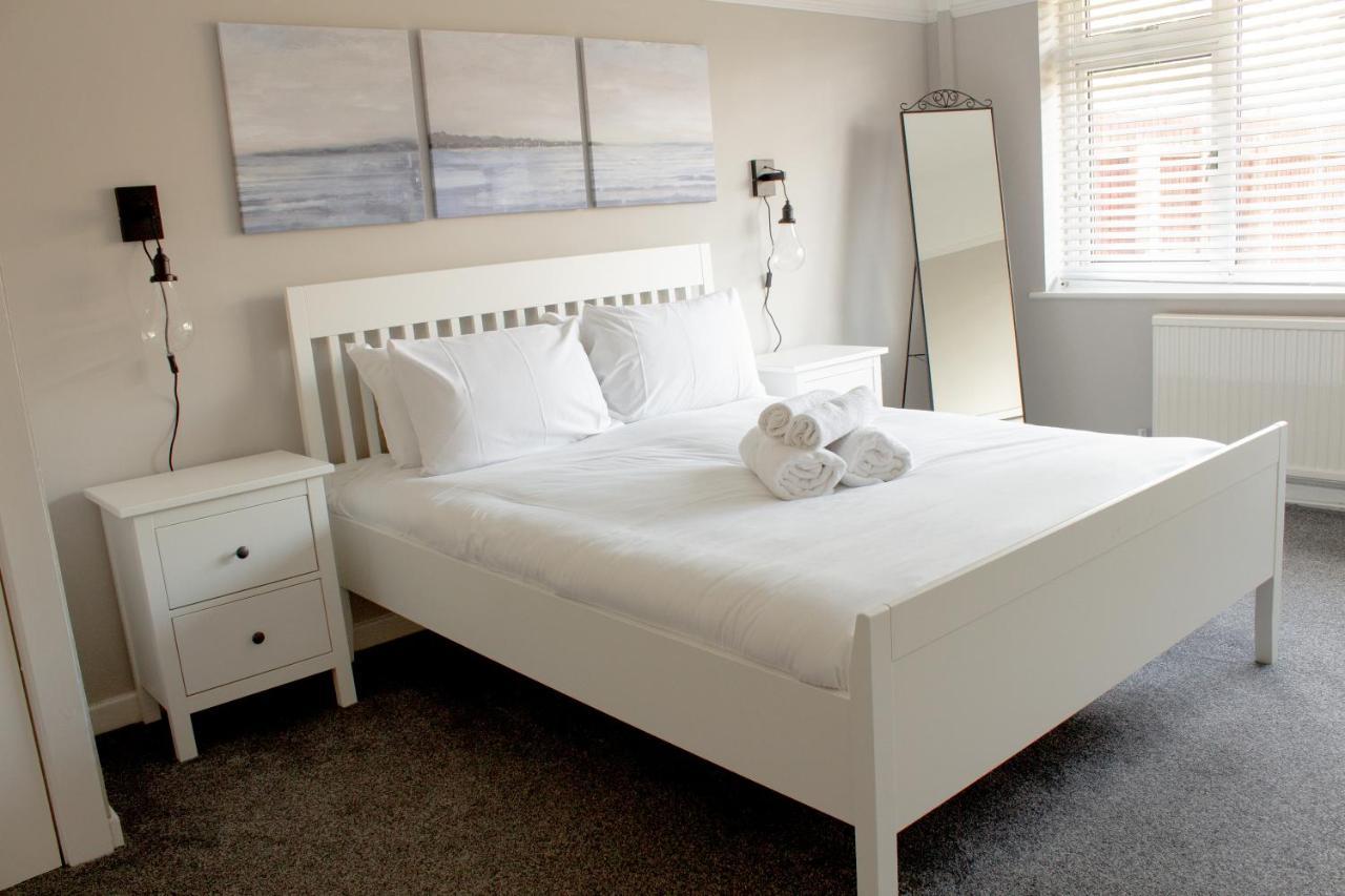 Cosy 3Bed Bungalow In West Kirby, Free Parking Frankby Экстерьер фото