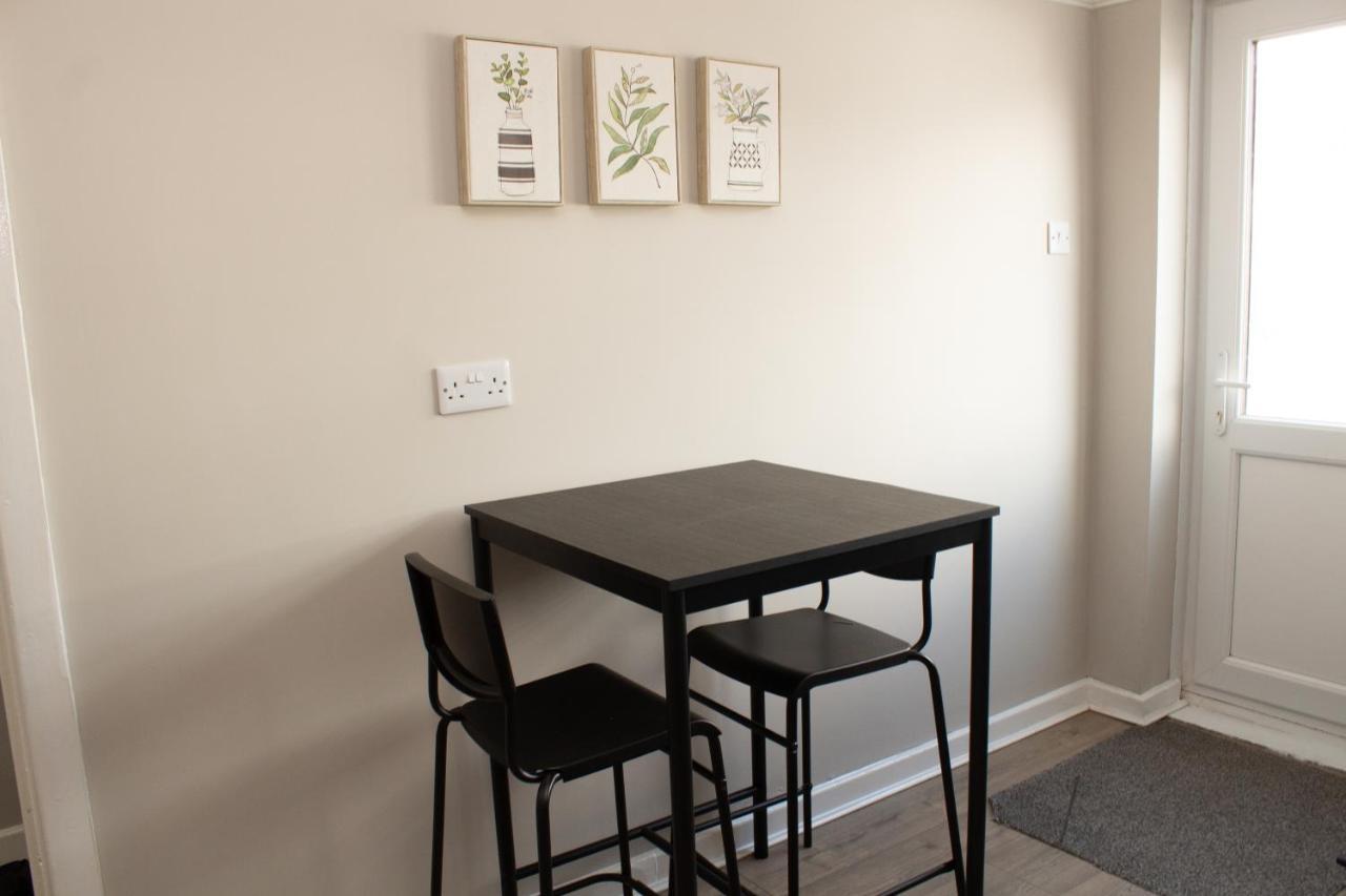 Cosy 3Bed Bungalow In West Kirby, Free Parking Frankby Экстерьер фото