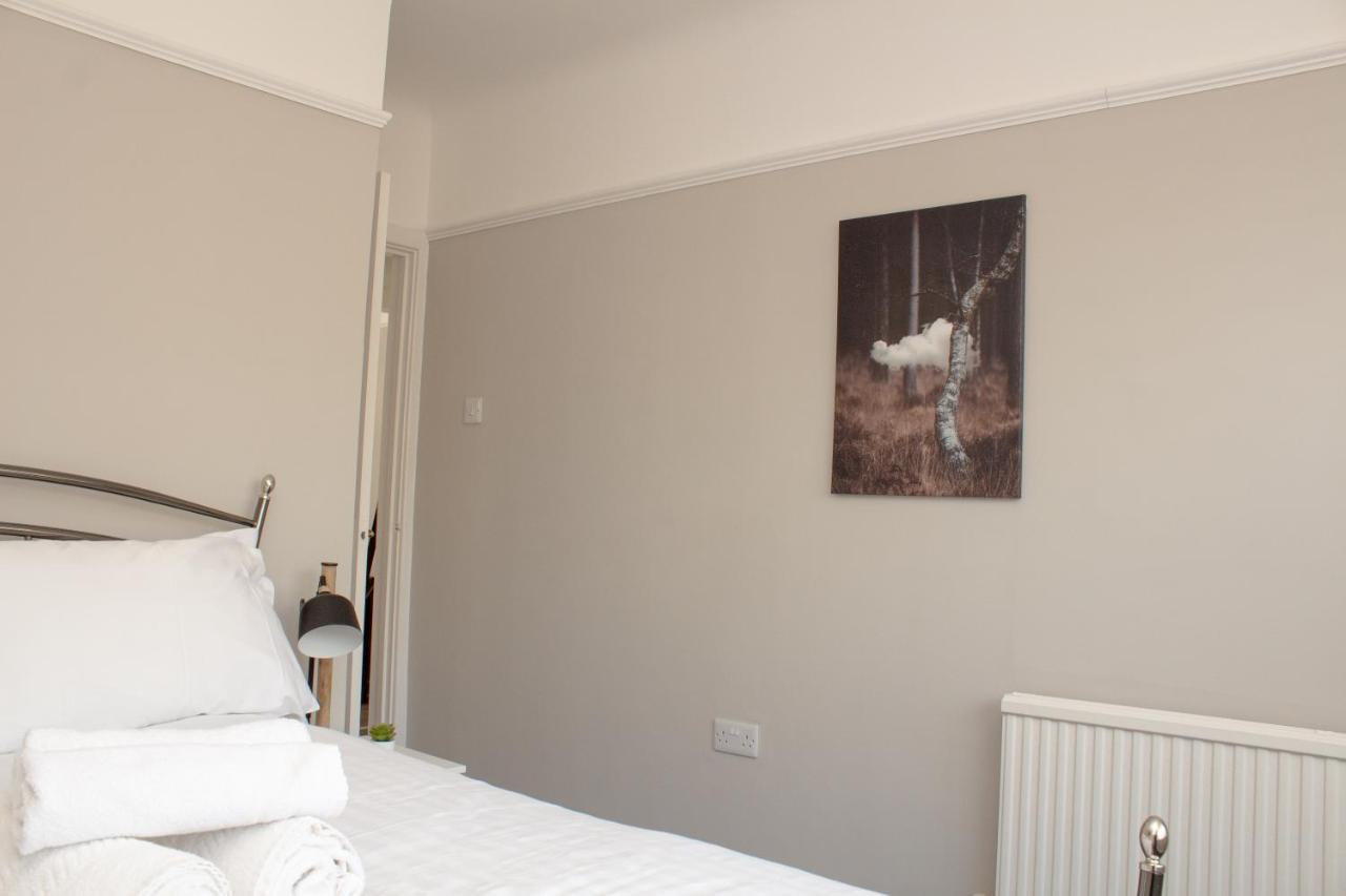Cosy 3Bed Bungalow In West Kirby, Free Parking Frankby Экстерьер фото